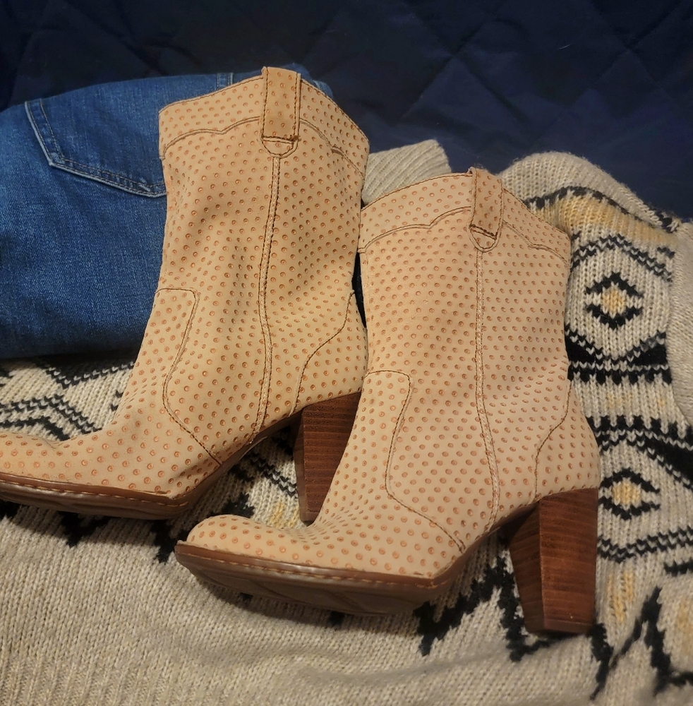 Born. Women's Leather Boots. Size 7